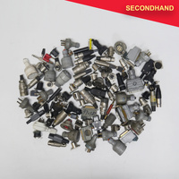 Quantity of Assorted Used Connectors & Parts  [C]  (secondhand)