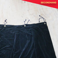 1.5m x 4.7m Black Velvet Leg Gathered with Eyes & Ties (secondhand)