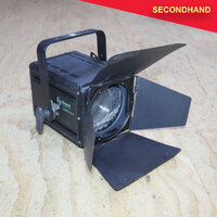 Strand Cantata F Fresnel with Barndoor 1000w/1200w (secondhand)